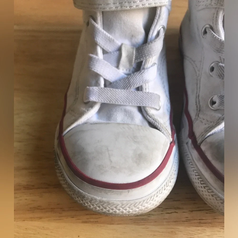 Converse All-Star Chuck Taylor Mid-Tops Malden White Size: US Toddler 10 EUR 26